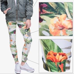 Super Soft Tropical Flower Print Leggings One Size